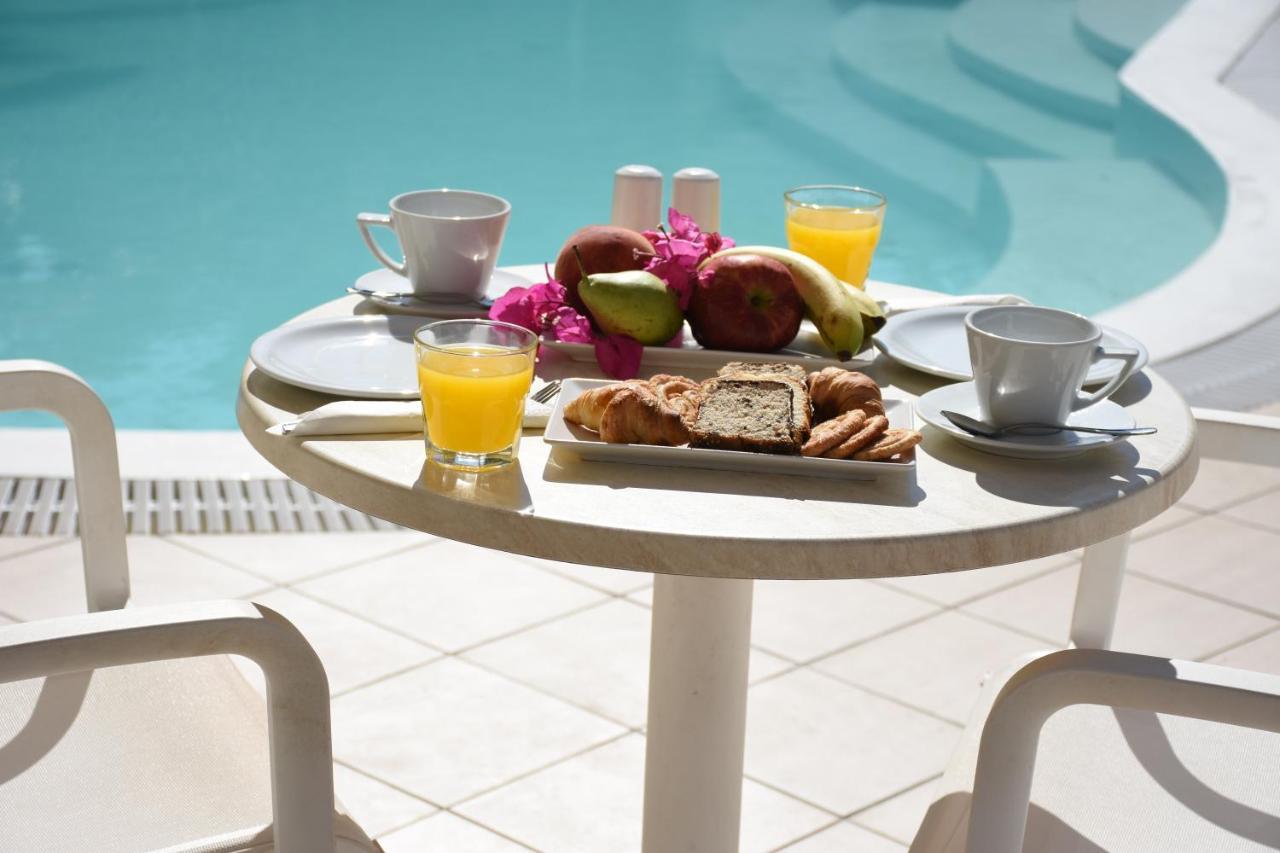 Arion Bay Hotel Santorini Kamári 外观 照片