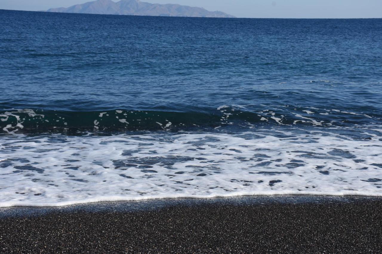 Arion Bay Hotel Santorini Kamári 外观 照片